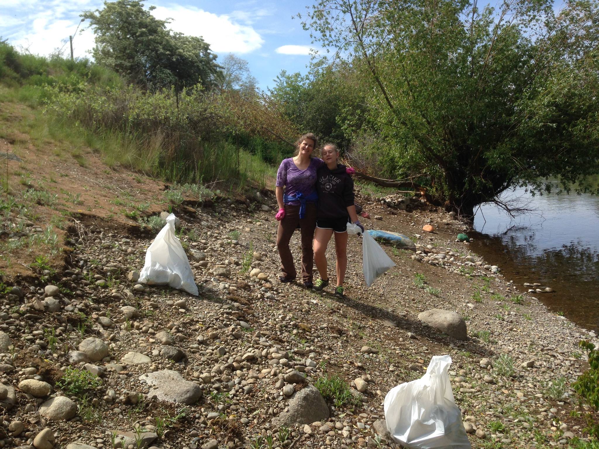 River Cleanup continues with Temple Beth Shalom